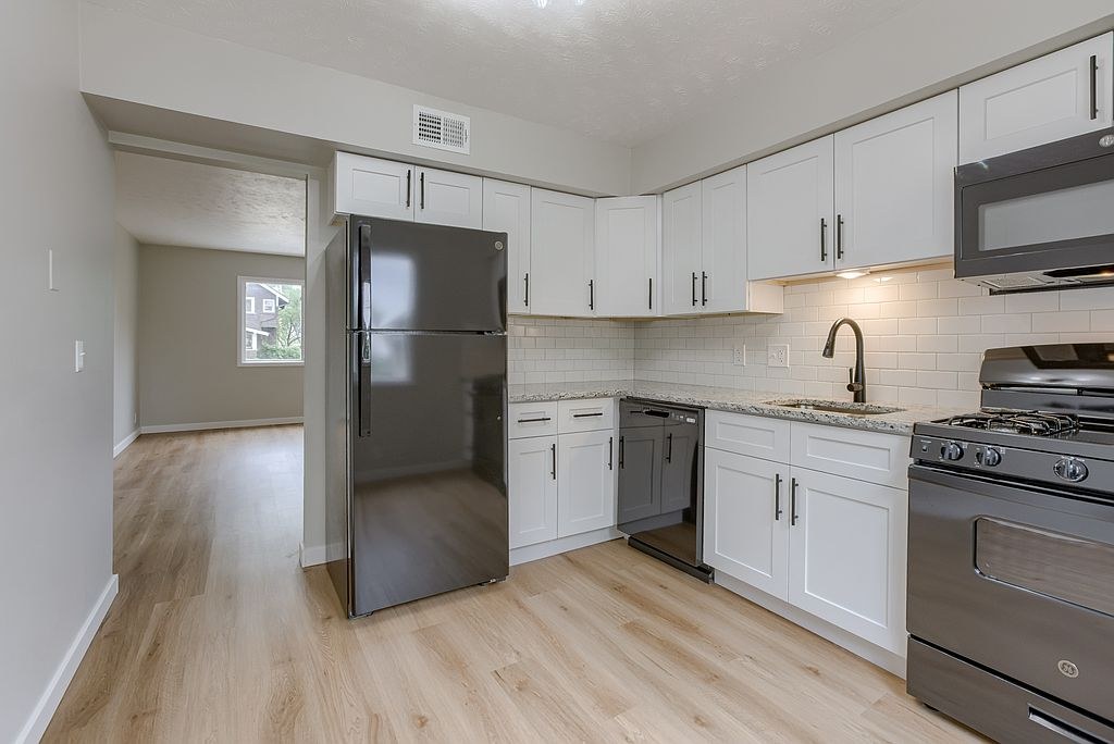 2 bd floorplan