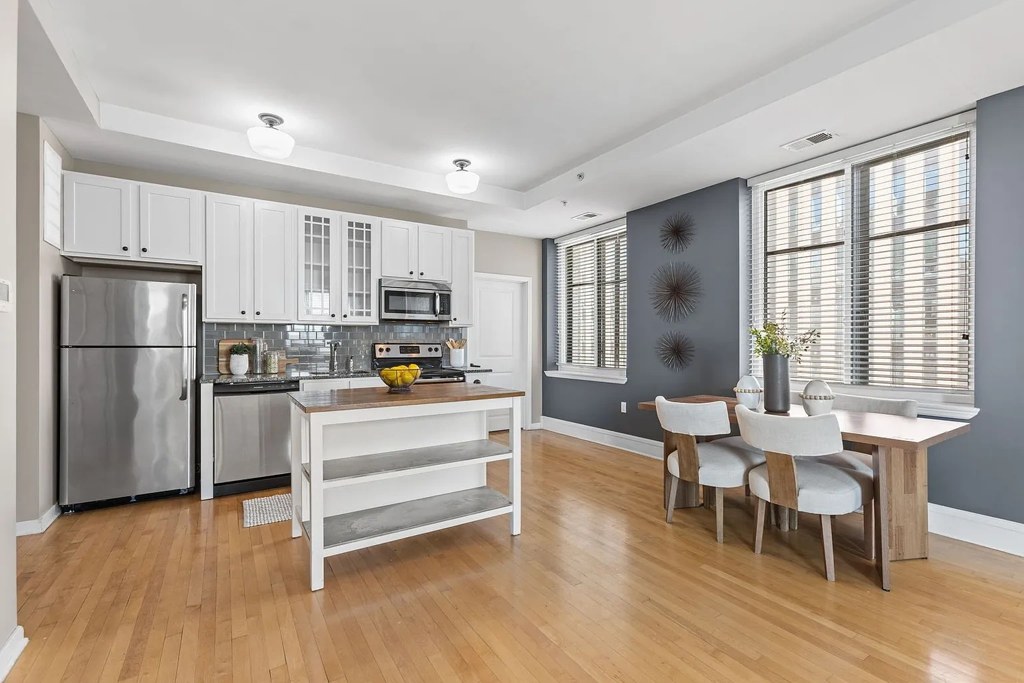 2 bd floorplan