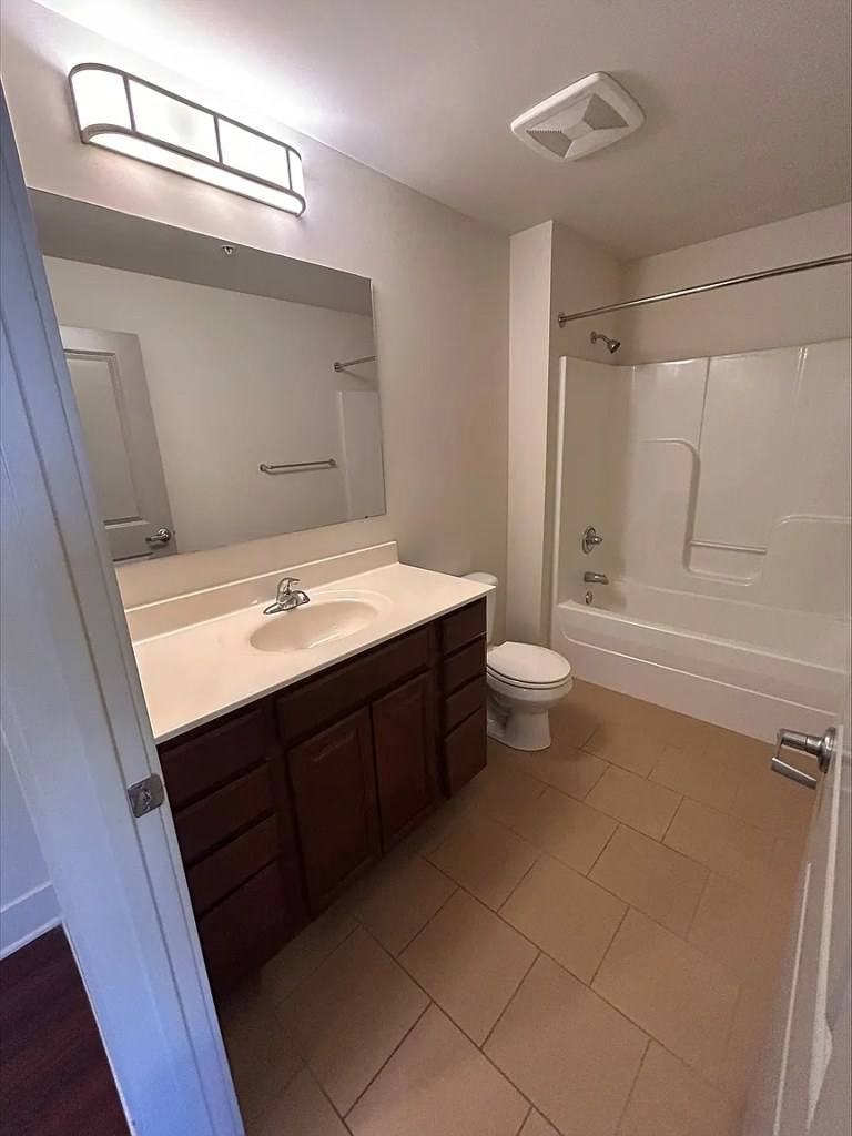 2 bd floorplan